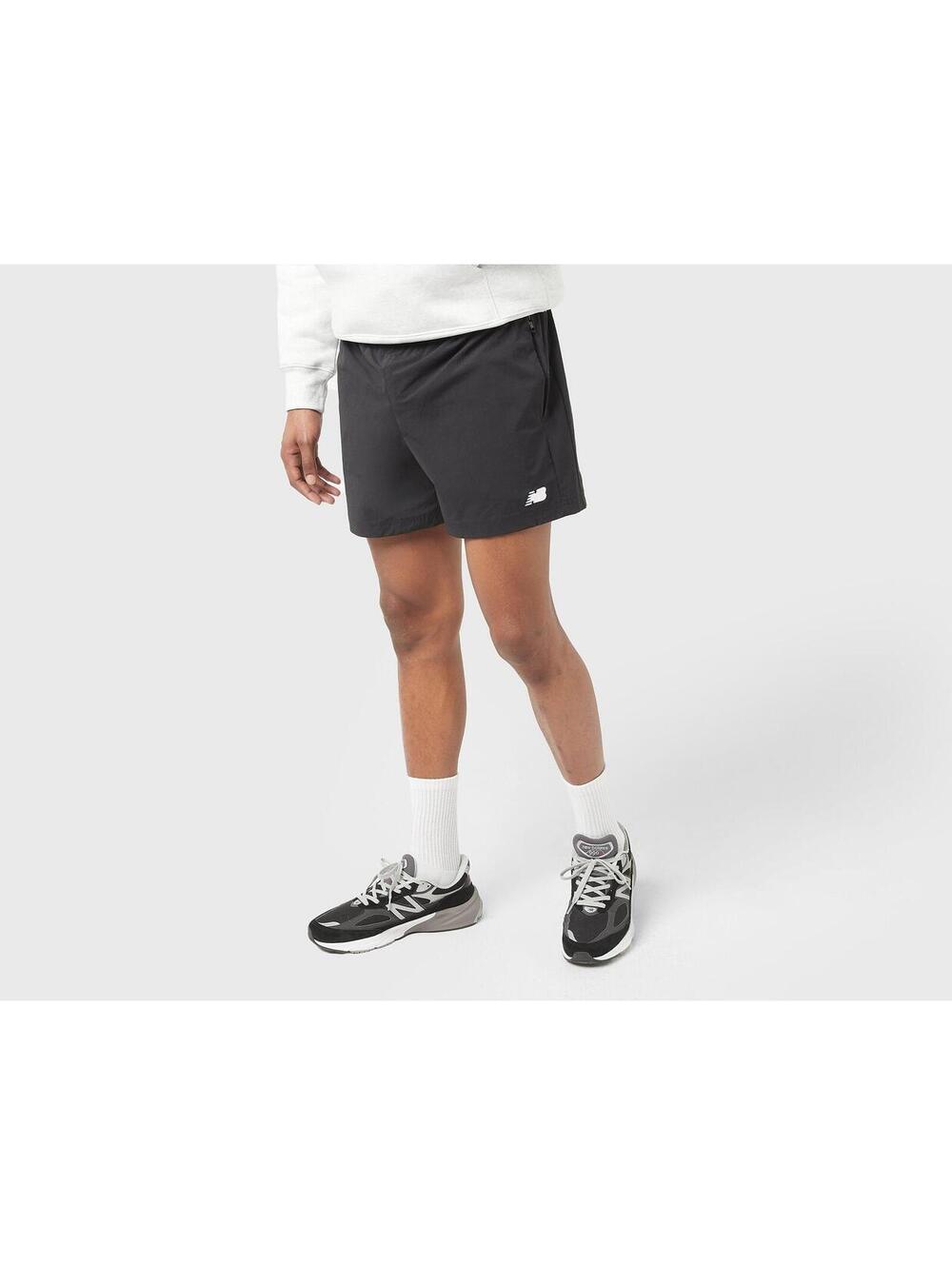 New Balance Men's Athletics 5" Woven Shorts in Black Size: Large